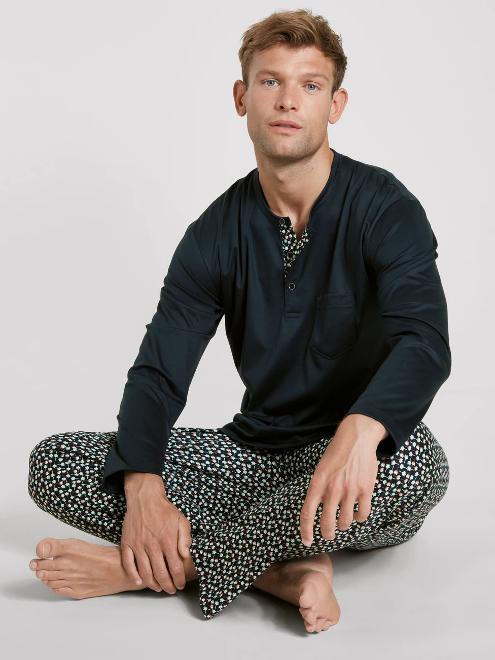 CALIDA Men's 3 Button Relax Selected Swiss Cotton Pajamas Set 43285